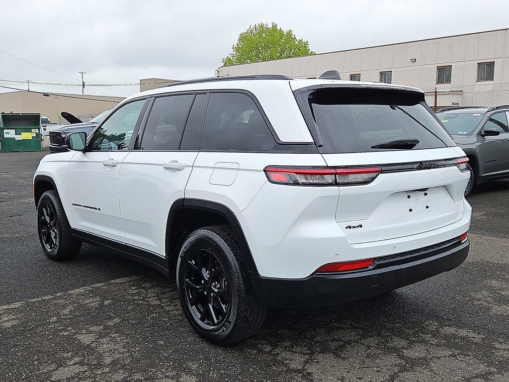 Used 2024 Jeep Grand Cherokee Altitude X 4x4 Sport Utility