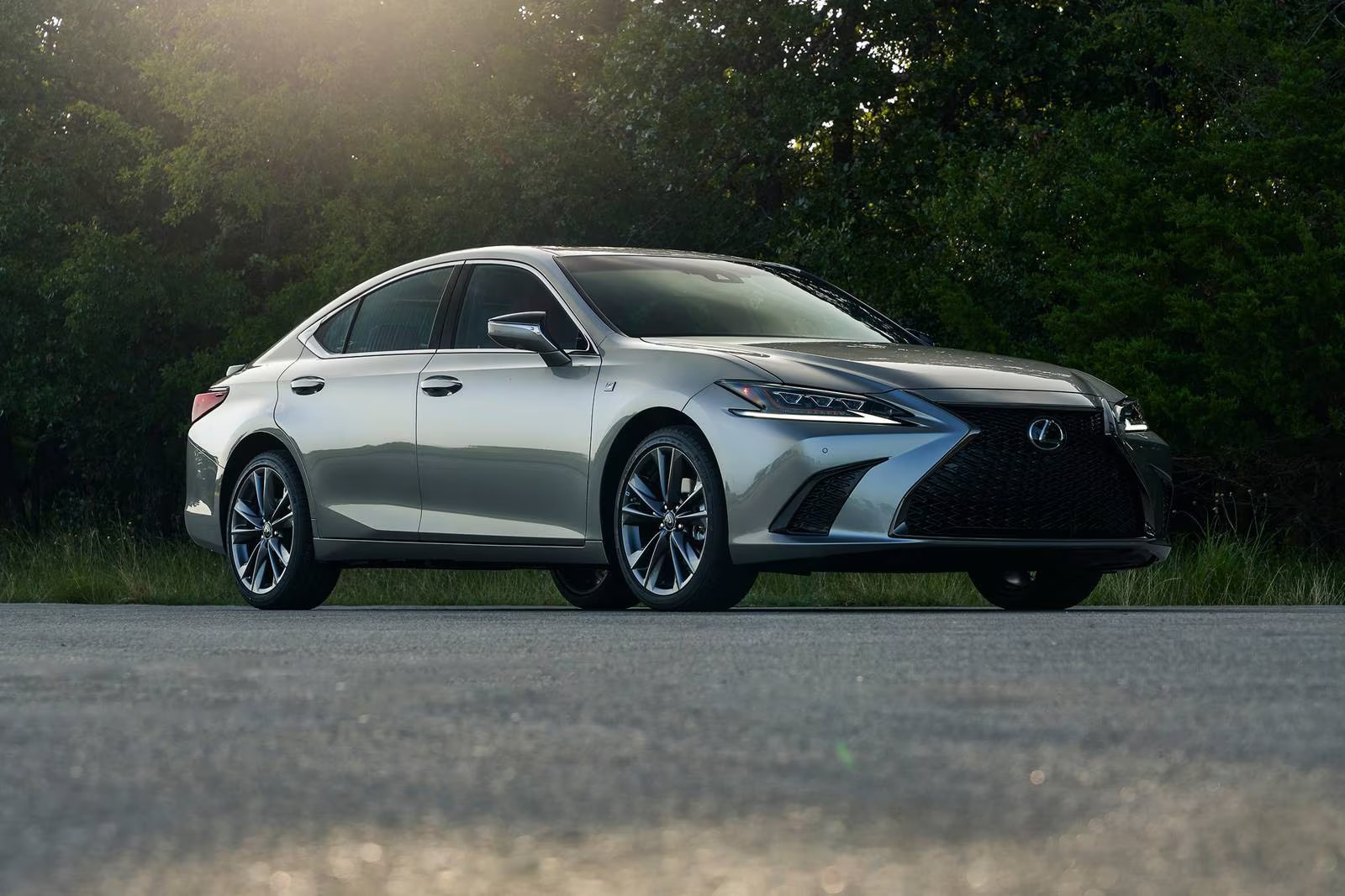 2025 Lexus ES 350's photo