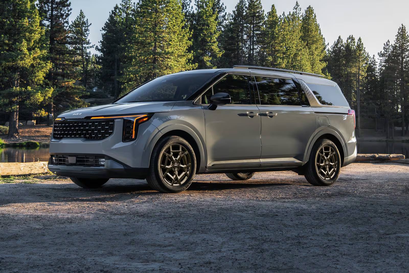 2026 Kia Carnival EX's photo