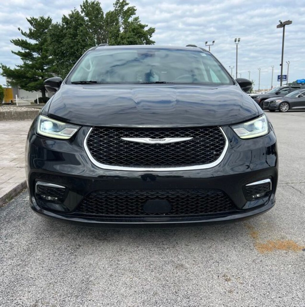 Certified 2022 Chrysler Pacifica Touring L Minivan/Van