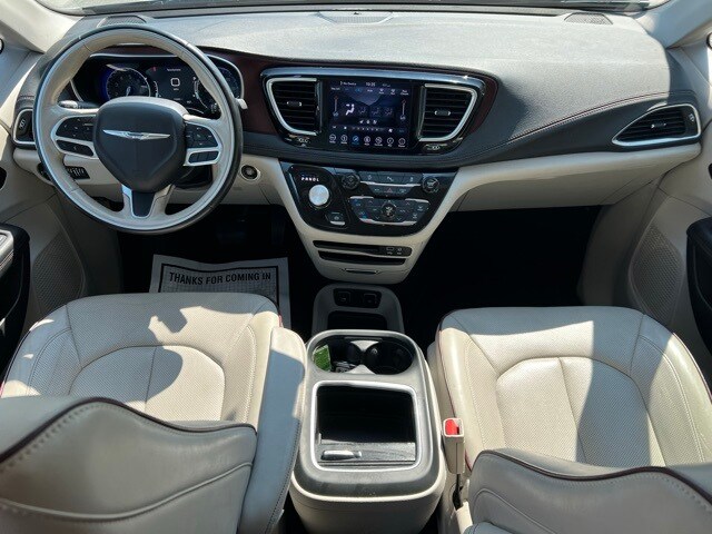 2019 Chrysler Pacifica Limited photo 2