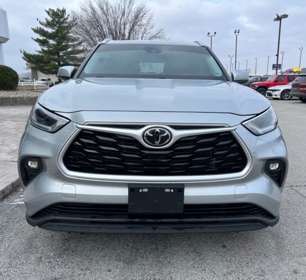 Used 2021 Toyota Highlander XLE SUV