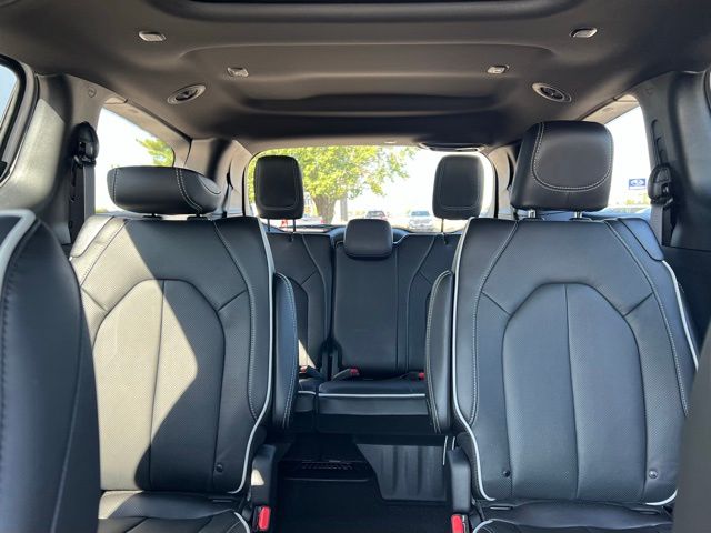 2026 Chrysler Pacifica Limited - Photo 24