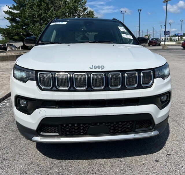 2022 Jeep Compass Limited photo 3