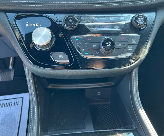 2026 Chrysler Pacifica Limited - Photo 17