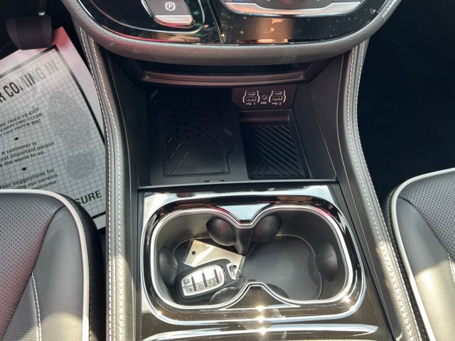 2025 Chrysler Pacifica Limited - Photo 17