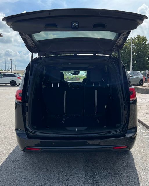 2025 Chrysler Pacifica Limited - Photo 29