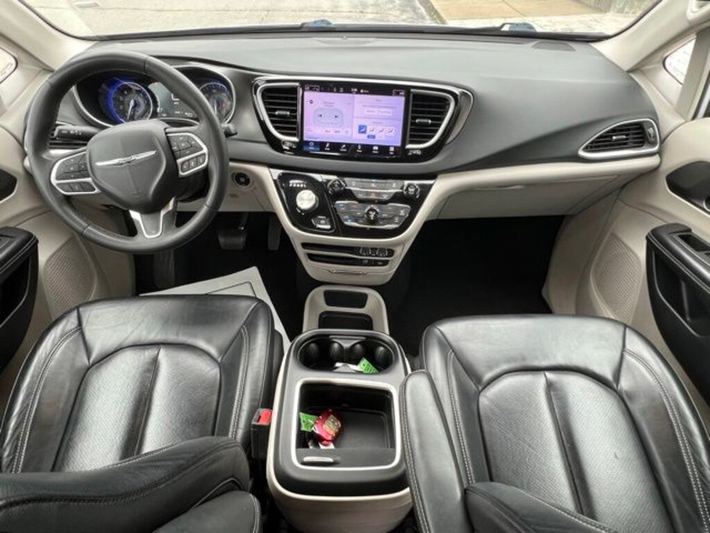 Certified 2022 Chrysler Pacifica Touring L Minivan/Van