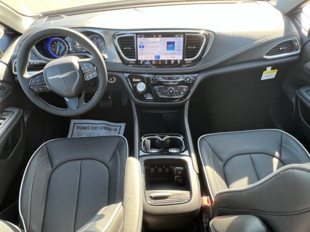 New 2026 Chrysler Pacifica LIMITED AWD Passenger Van