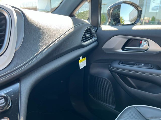 2026 Chrysler Pacifica Limited - Photo 21