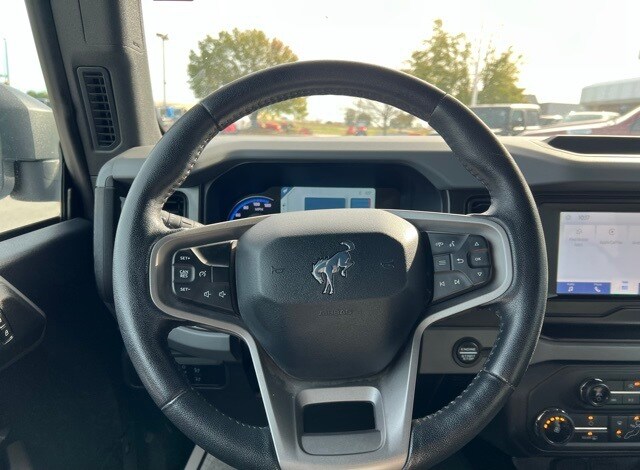 2021 Ford Bronco Black Diamond photo 2