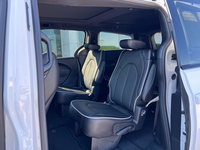 2026 Chrysler Pacifica Limited - Photo 23