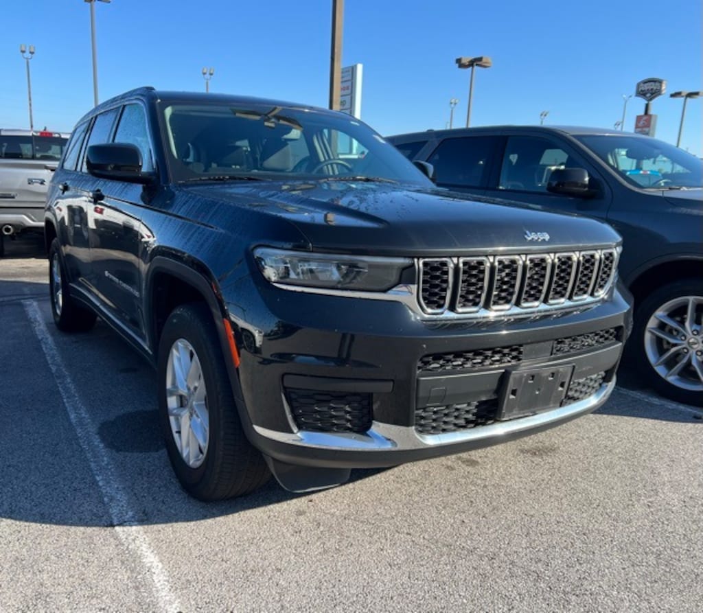 Used 2023 Jeep Grand Cherokee L Laredo SUV