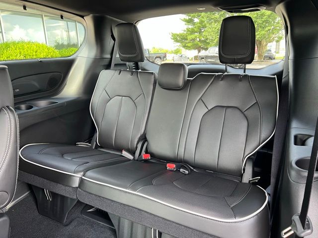 2025 Chrysler Pacifica Limited - Photo 23