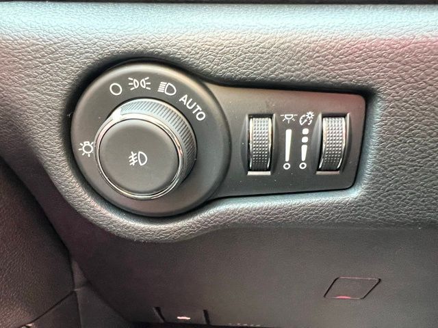 2025 Chrysler Pacifica Limited - Photo 13