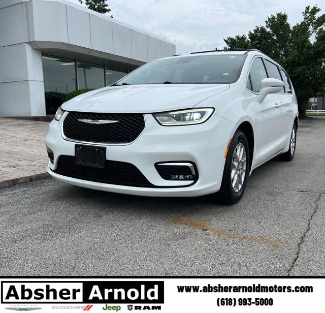 2022 Chrysler Pacifica Touring L's photo