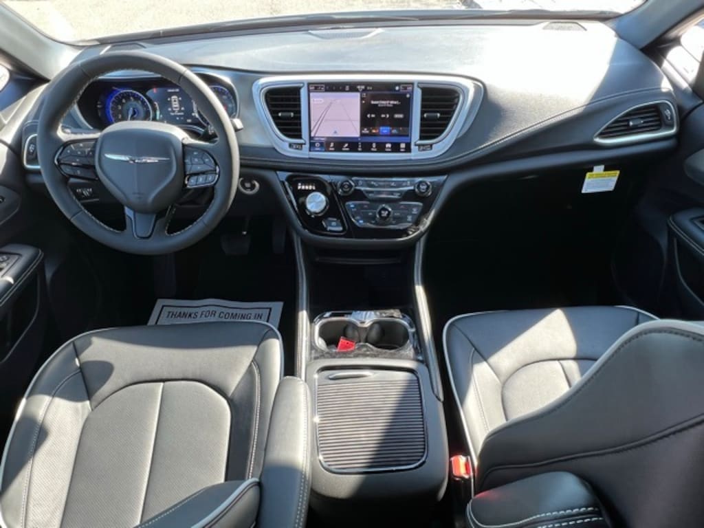 New 2026 Chrysler Pacifica LIMITED Passenger Van
