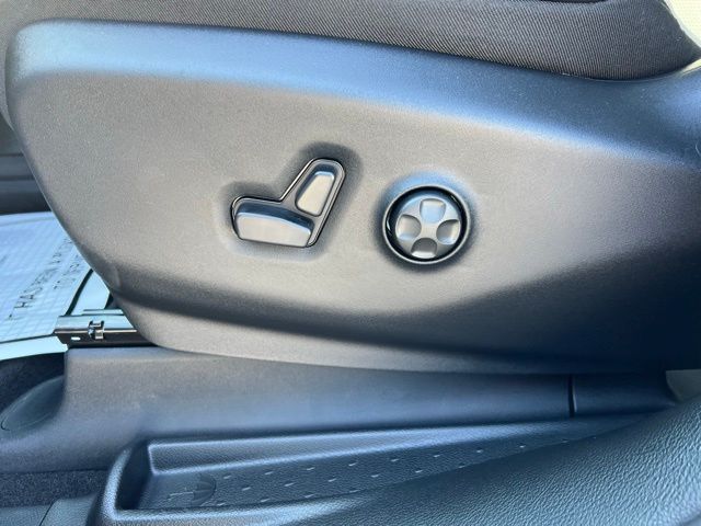 2026 Chrysler Pacifica Limited - Photo 11