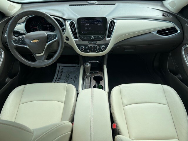 2020 Chevrolet Malibu 1LT photo 2