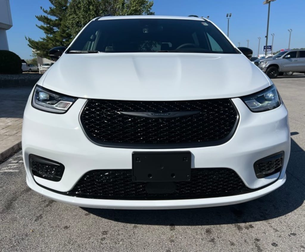 New 2026 Chrysler Pacifica LIMITED Passenger Van