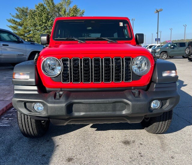 2025 Jeep Wrangler Sport S photo 4