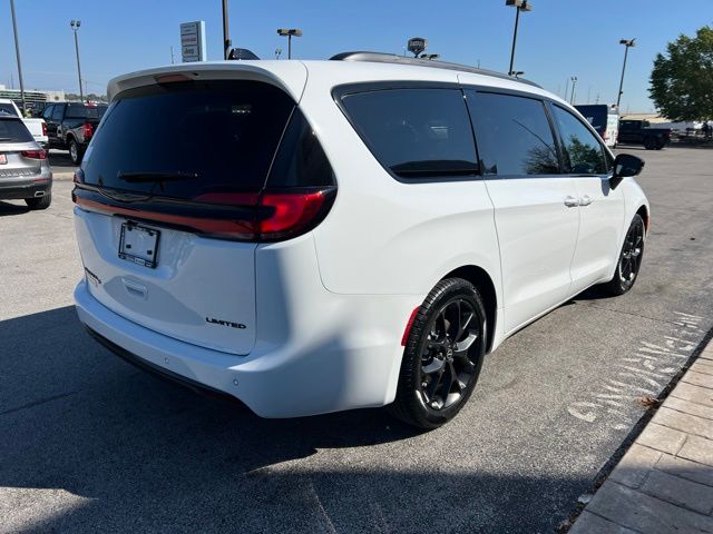 2026 Chrysler Pacifica Limited - Photo 6