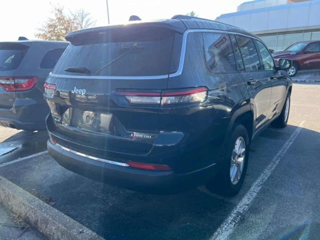 Used 2023 Jeep Grand Cherokee L Laredo SUV
