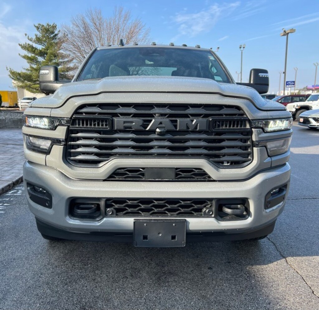 New 2026 Ram 3500 BIG HORN CREW CAB 4X4 8' BOX Pickup