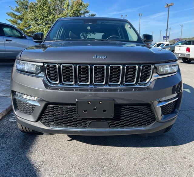 2023 Jeep Grand Cherokee Limited photo 3