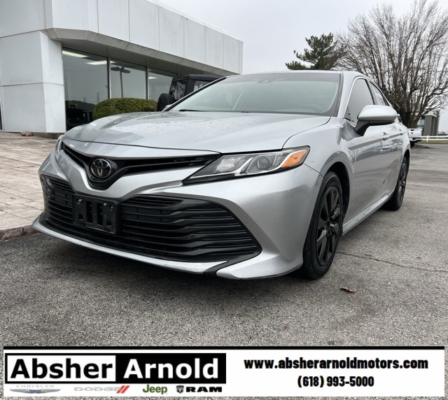 2020 Toyota Camry LE's photo
