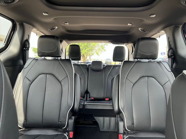 2025 Chrysler Pacifica Limited - Photo 32