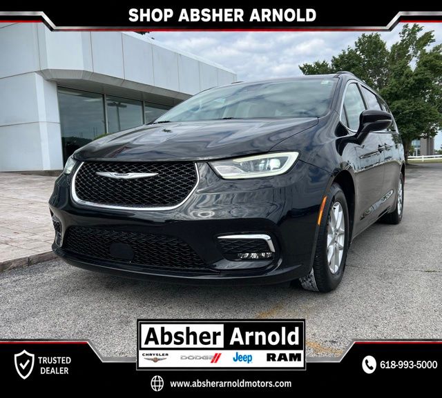2022 Chrysler Pacifica Touring L's photo