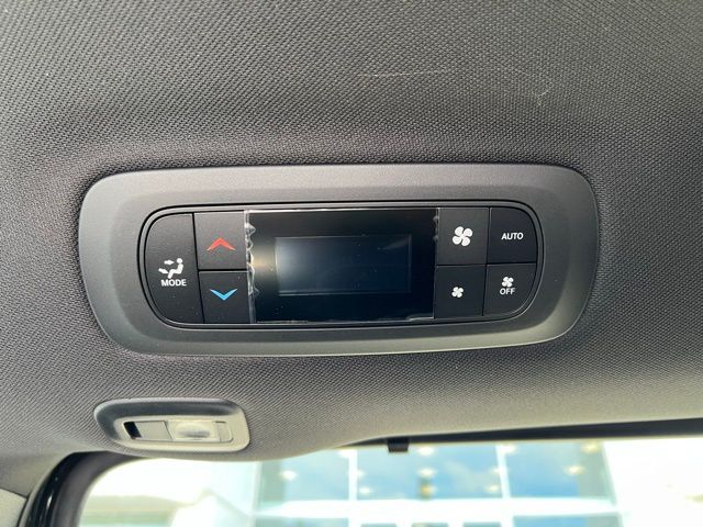 2025 Chrysler Pacifica Limited - Photo 25