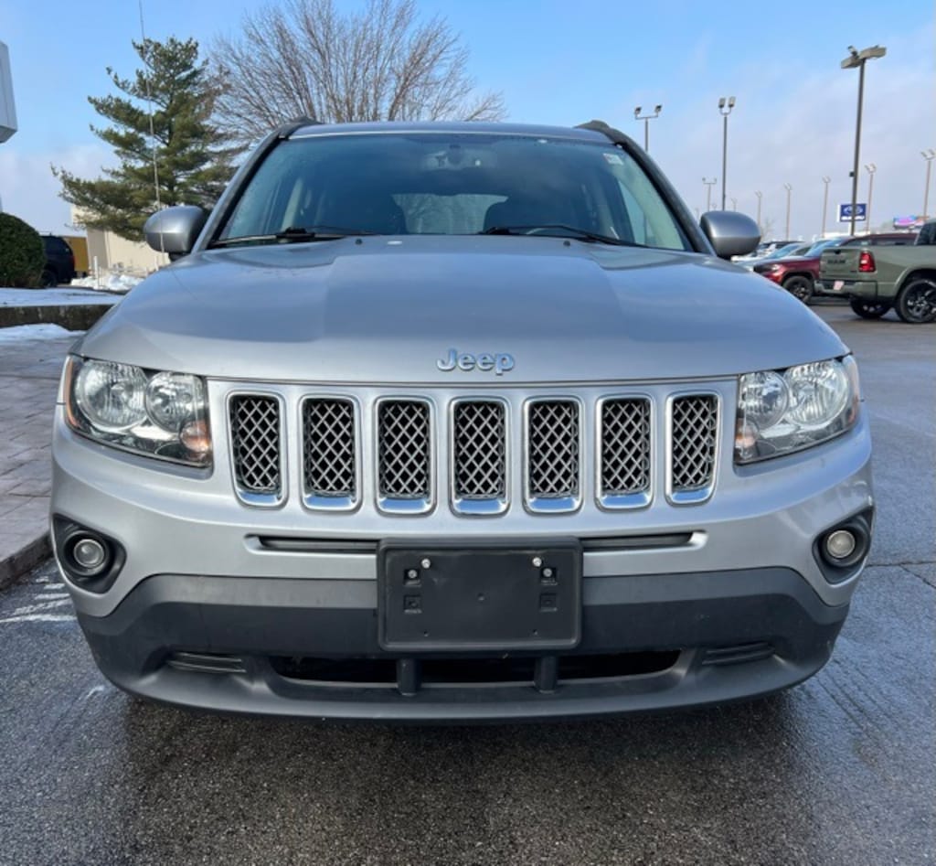 Used 2017 Jeep Compass Latitude SUV