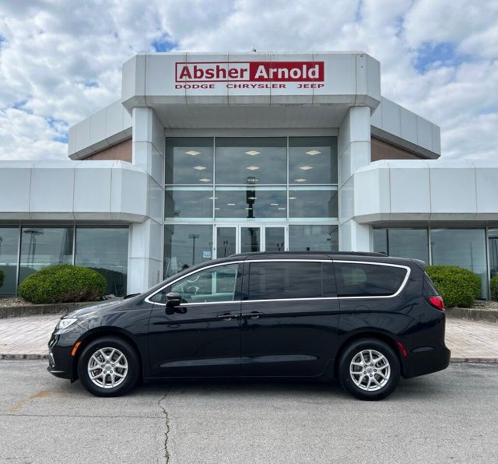 Certified 2022 Chrysler Pacifica Touring L Minivan/Van