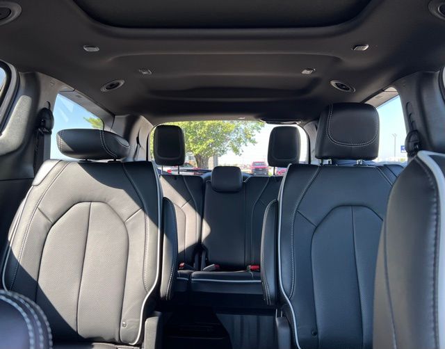 2026 Chrysler Pacifica Limited - Photo 25