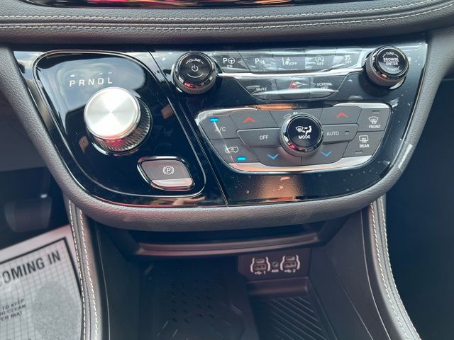 2025 Chrysler Pacifica Limited - Photo 16