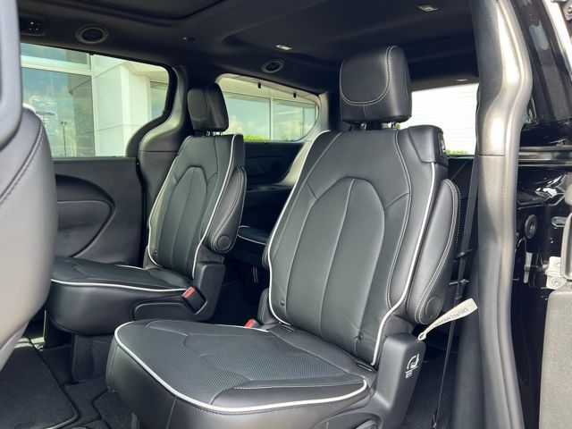 2025 Chrysler Pacifica Limited - Photo 22