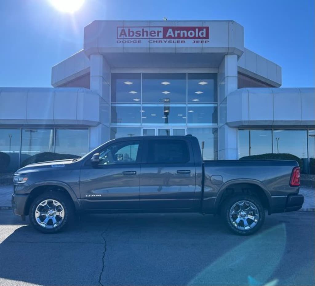 New 2026 Ram 1500 BIG HORN CREW CAB 4X4 5'7 BOX Pickup