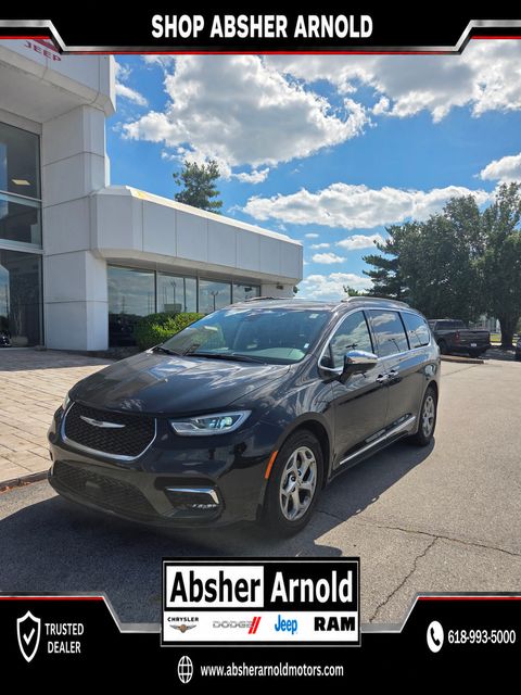 2023 Chrysler Pacifica Limited's photo