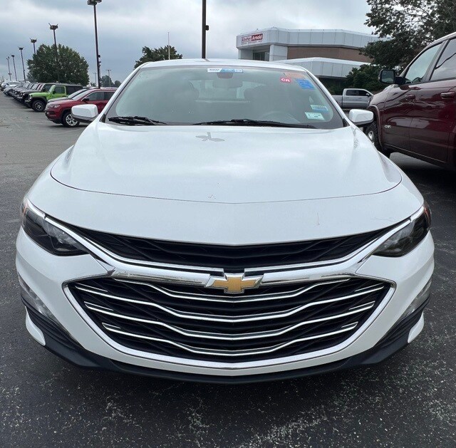 2021 Chevrolet Malibu 1LT photo 2