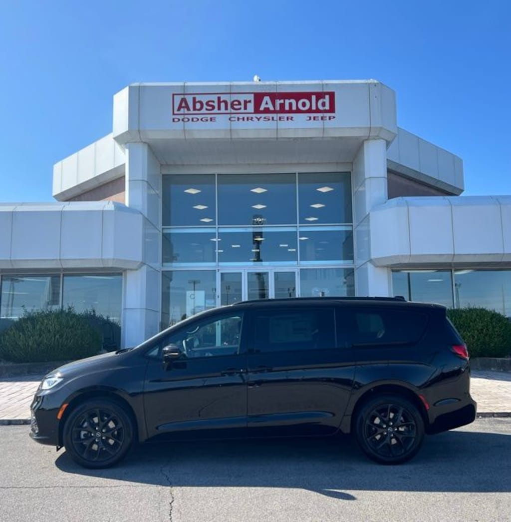 New 2026 Chrysler Pacifica LIMITED AWD Passenger Van