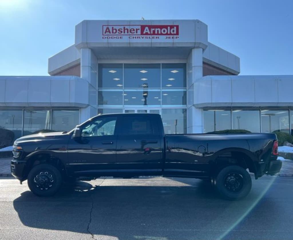 New 2026 Ram 3500 BIG HORN CREW CAB 4X4 8' BOX Pickup