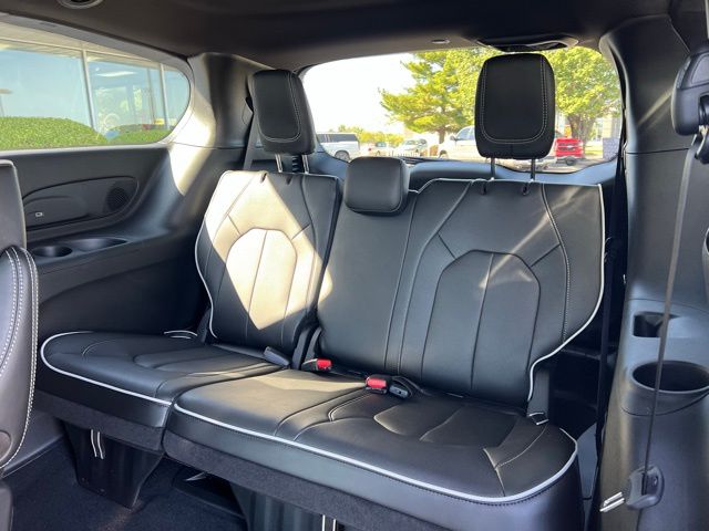 2026 Chrysler Pacifica Limited - Photo 24