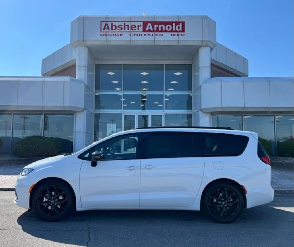 New 2026 Chrysler Pacifica LIMITED Passenger Van