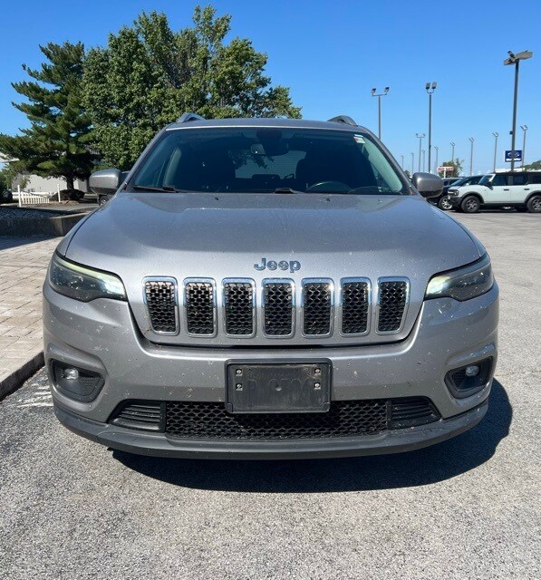 2019 Jeep Cherokee Latitude photo 2