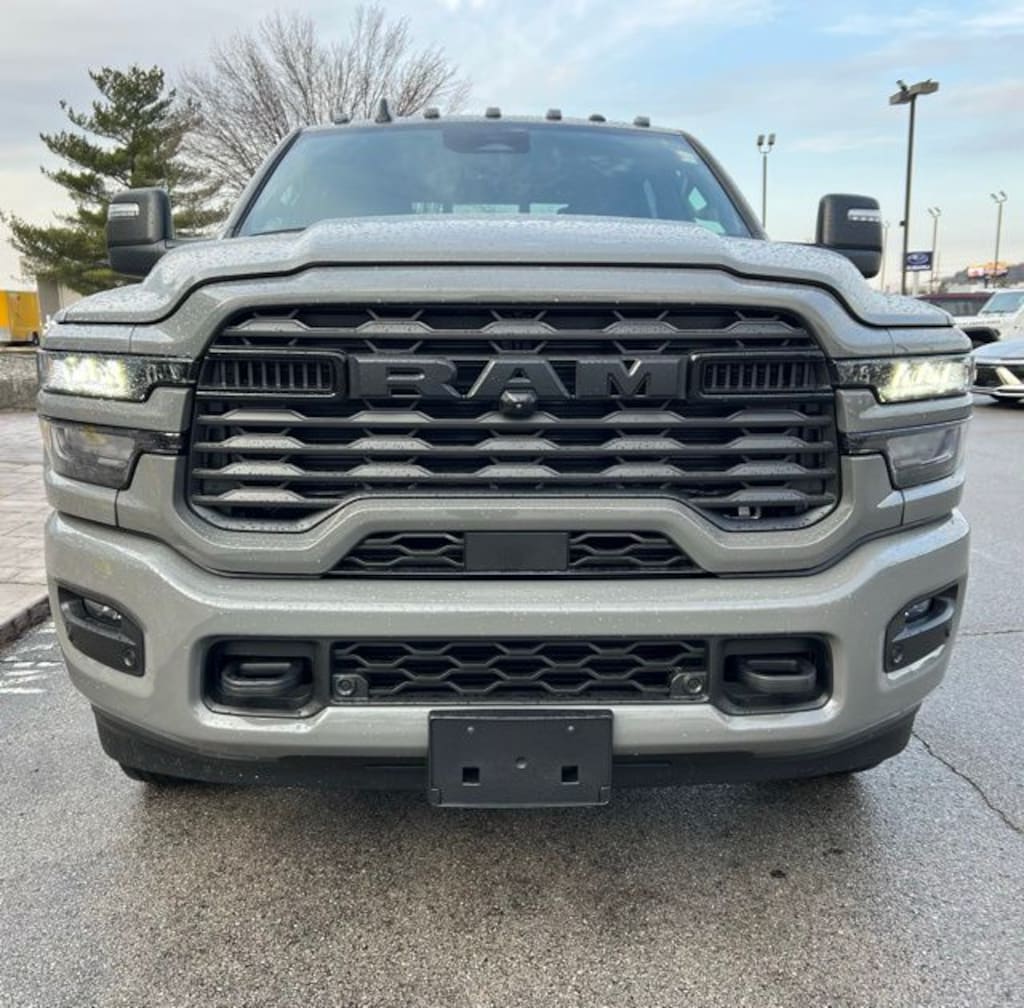 New 2026 Ram 3500 BIG HORN CREW CAB 4X4 8' BOX Pickup