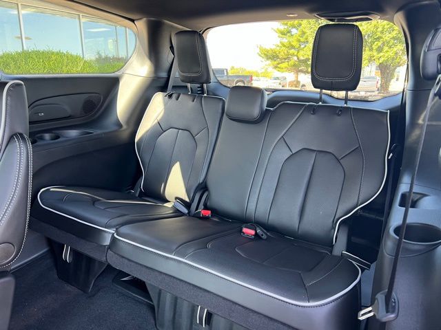 2026 Chrysler Pacifica Limited - Photo 23