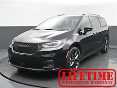 2025 Chrysler Pacifica Limited Passenger Van