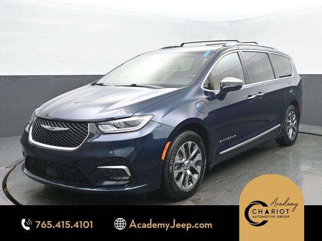2022 Chrysler Pacifica Hybrid Pinnacle Hybrid's photo